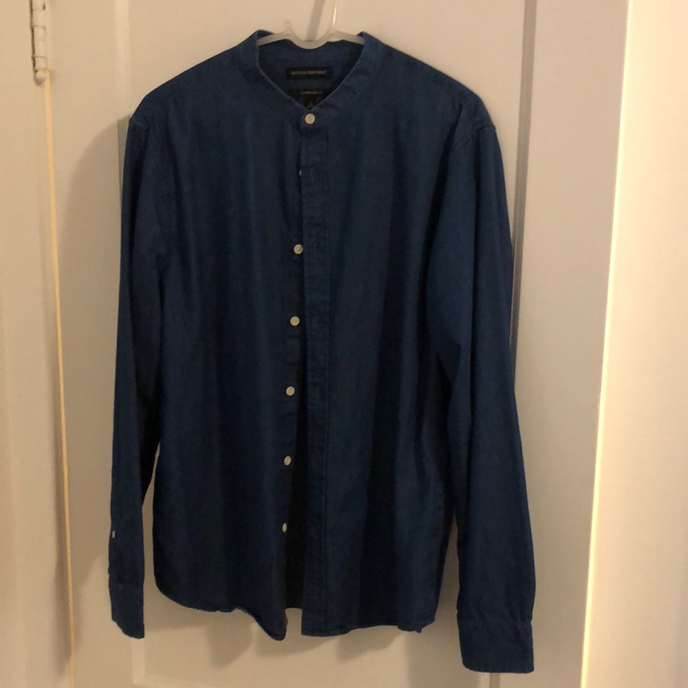 Slim/Untucked band collar button up